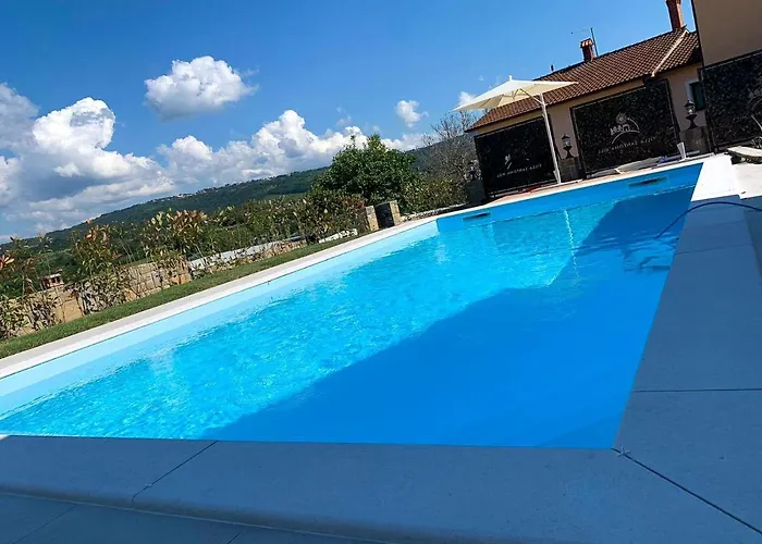 别墅 Santoma Hill *